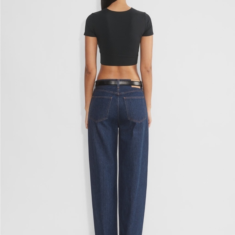 Babaton Contour Crew Cropped T-Shirt - Picture 3 of 8
